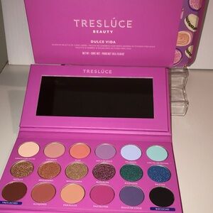 Tresluce beauty Dule Vida shadow palette NEW